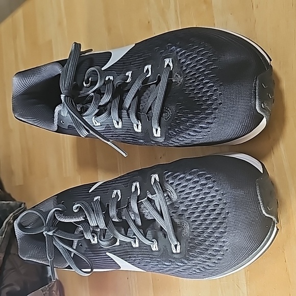 Nike Zoom Sneakers Mens Sz 10.5 Black and White  Excellent Condition - Picture 6 of 10